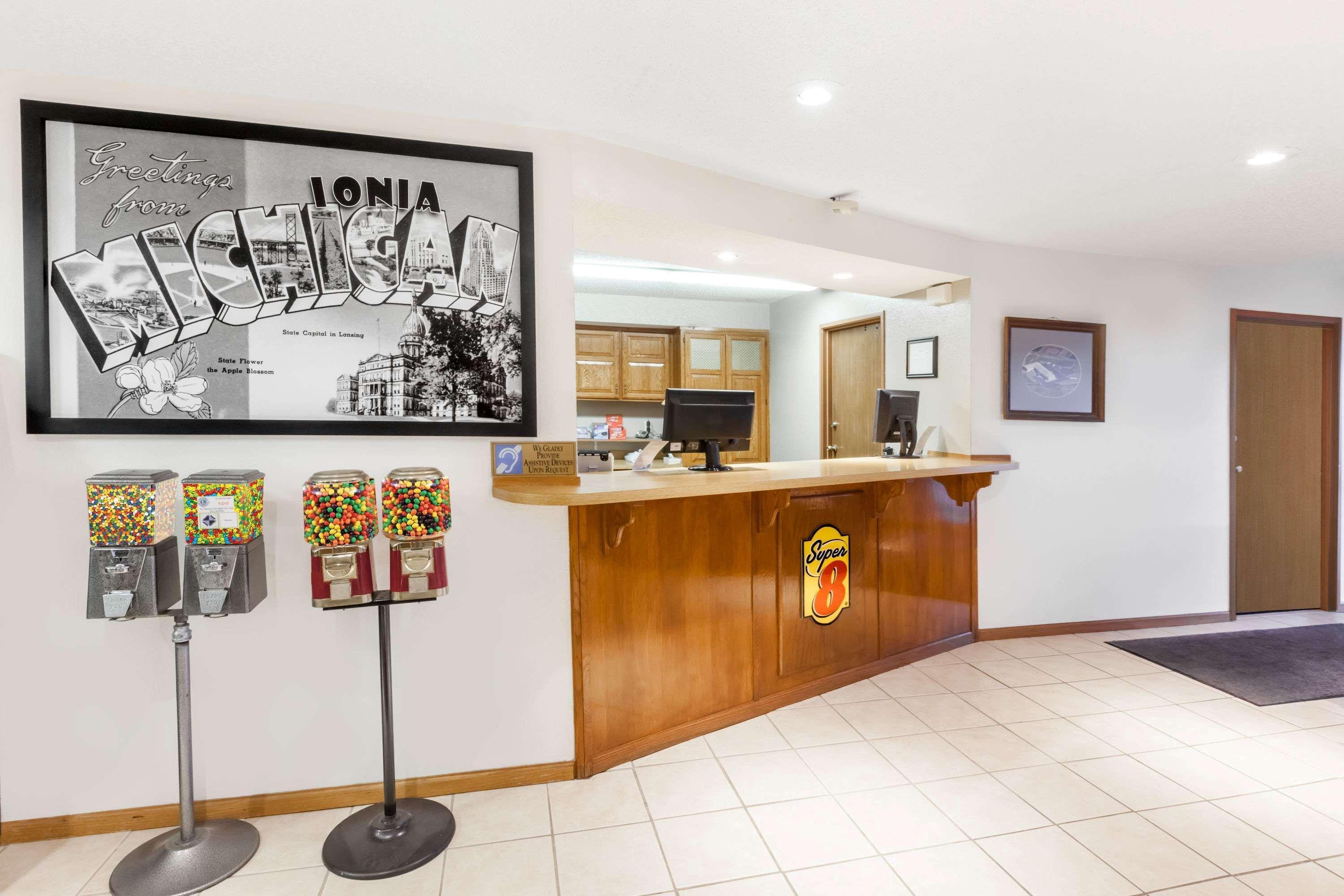 Super 8 By Wyndham Ionia Mi Ξενοδοχείο Εξωτερικό φωτογραφία