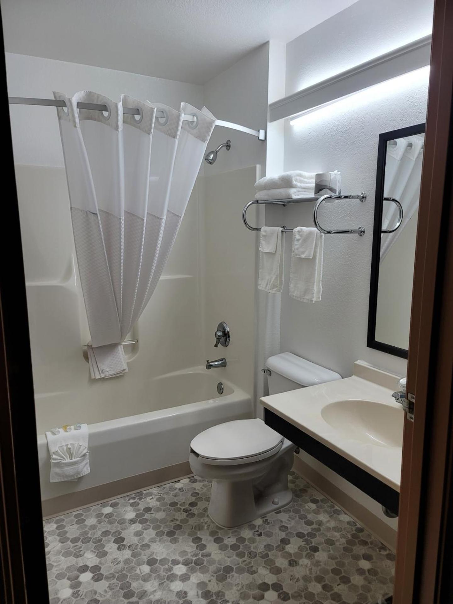 Super 8 By Wyndham Ionia Mi Ξενοδοχείο Εξωτερικό φωτογραφία