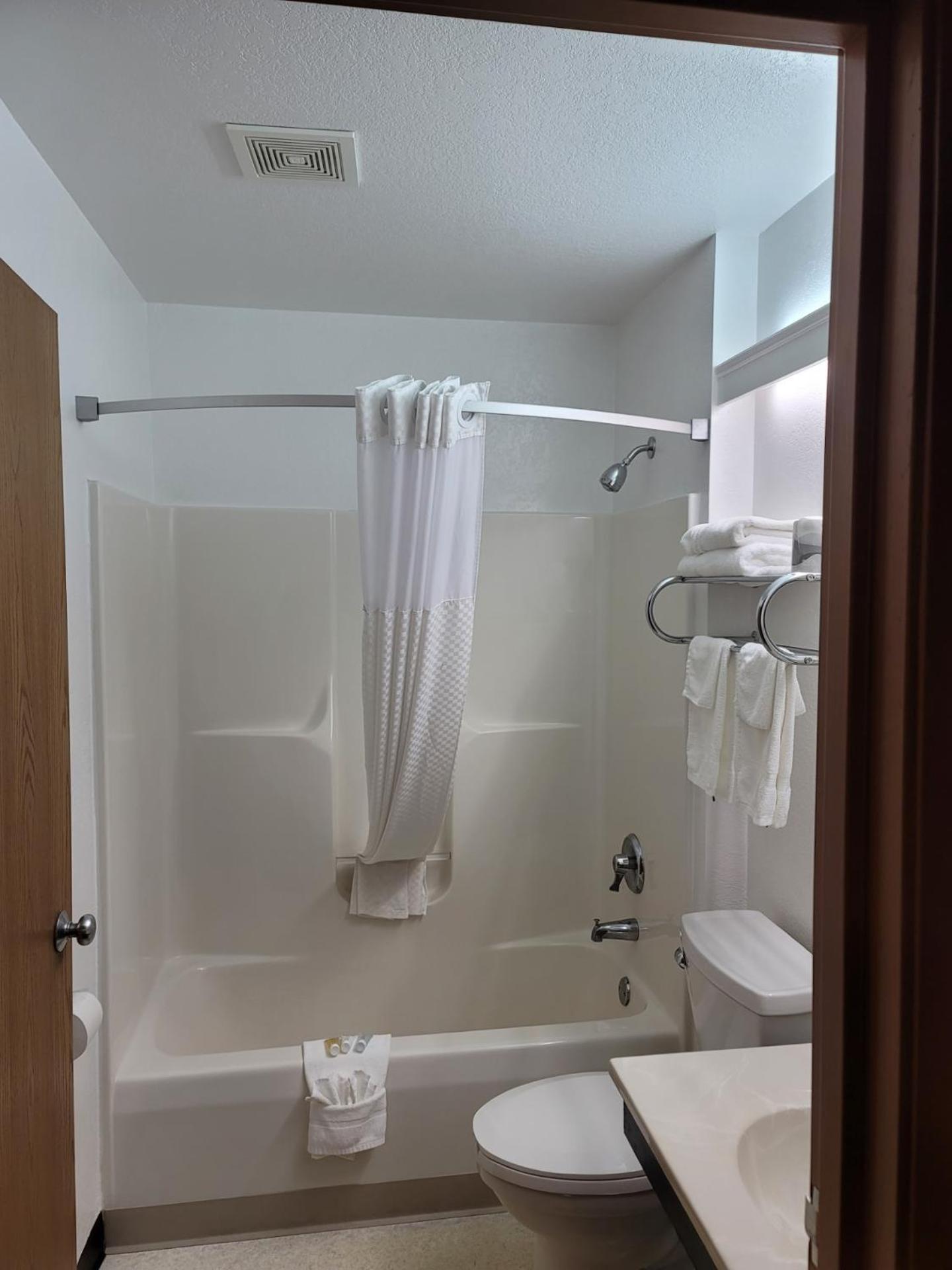 Super 8 By Wyndham Ionia Mi Ξενοδοχείο Εξωτερικό φωτογραφία